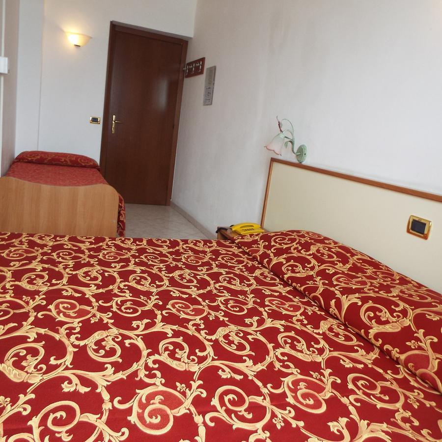 Hotel Ideale วาราซเซ ภายนอก รูปภาพ
