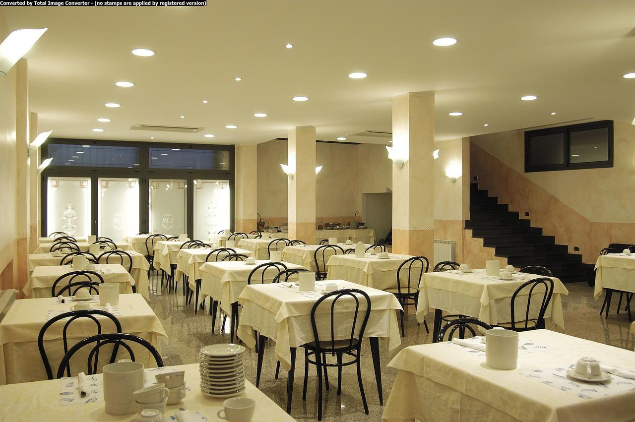 Hotel Ideale วาราซเซ ภายนอก รูปภาพ