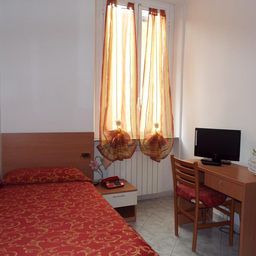 Hotel Ideale วาราซเซ ภายนอก รูปภาพ